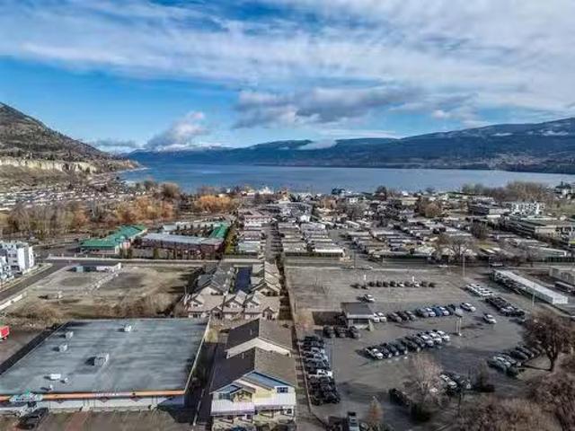 201 1027 Westminster Avenue, Penticton, BC, V2A 5C5 Single F.