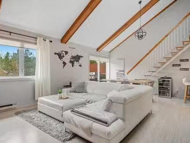 201 111 Av. Hochar, Saint Sauveur, QC, J0R 1R3 lease for lea.