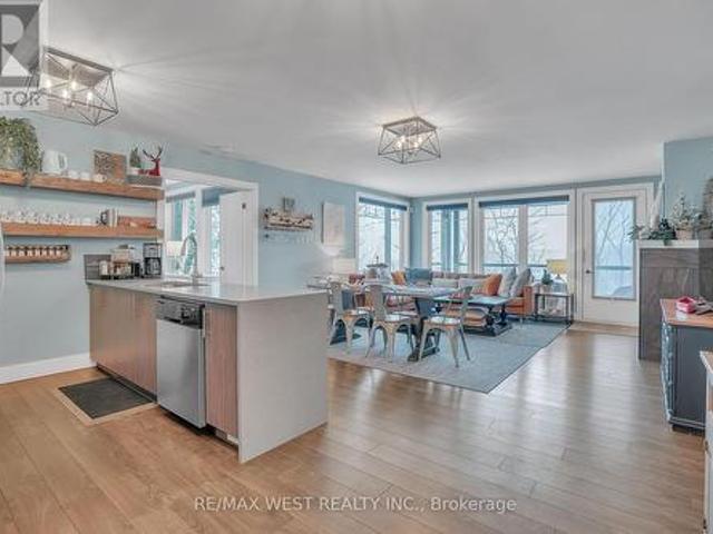 201 1 Tree Tops Lane, Huntsville, ON, P1H 1A9 townhouse for sale | Listing ID X13446 | Royal LePage