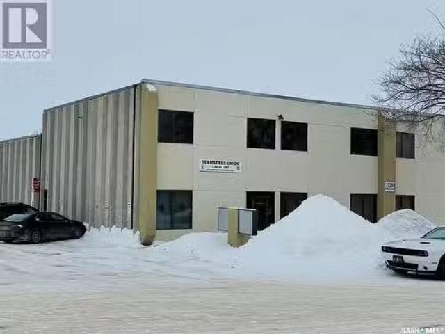201 2225 Hanselman Court, Saskatoon, SK, S7L 6A8 commercial.