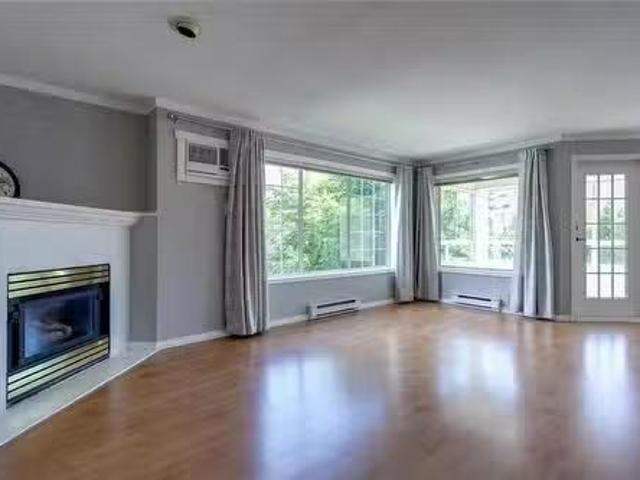 201 575 Doyle Avenue, Kelowna, BC, V1Y 9N2 Single Family Pro.