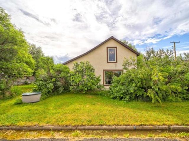 201 5 Street, Cowley, AB, T0K 0P0 house for sale | Listing ID A2330 | Royal LePage