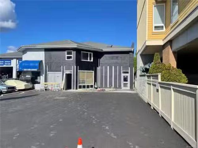 201 9824 Fifth St, Sidney, BC, V8L 2X3 commercial for lease.