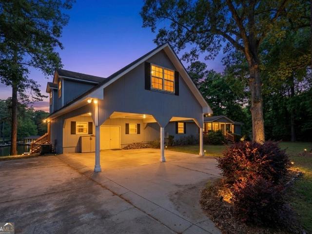 201 Collins Road NW