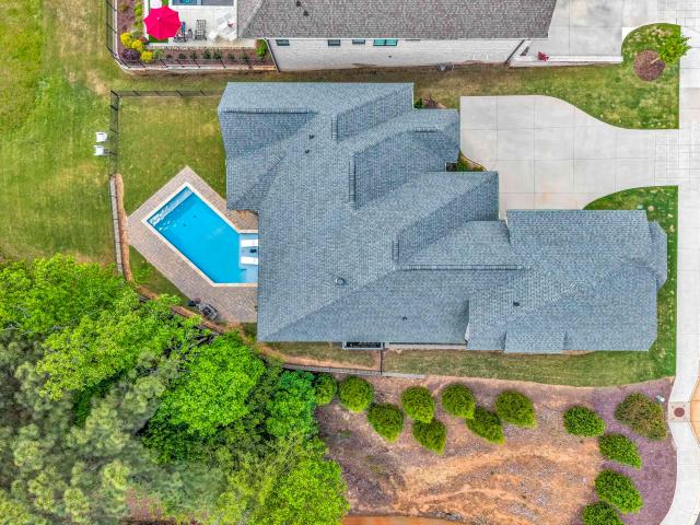 201 Chestnut Pond Lane