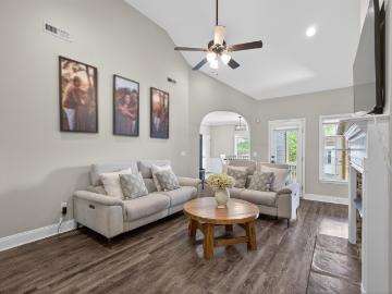 201 Bonnieville Drive