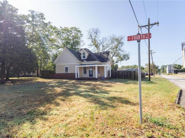 201 E 4th Street