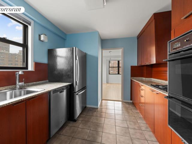 201 E 28TH Street 16AB