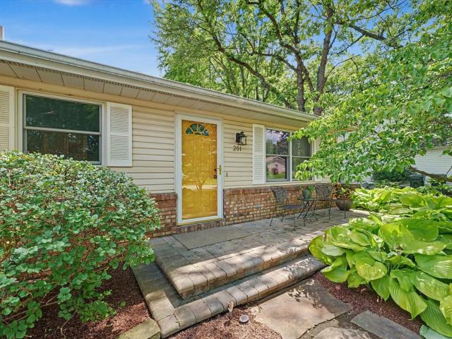 201 E Willard Street