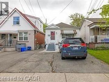 Hamilton, Ontario, Ontario - Garden, Parking