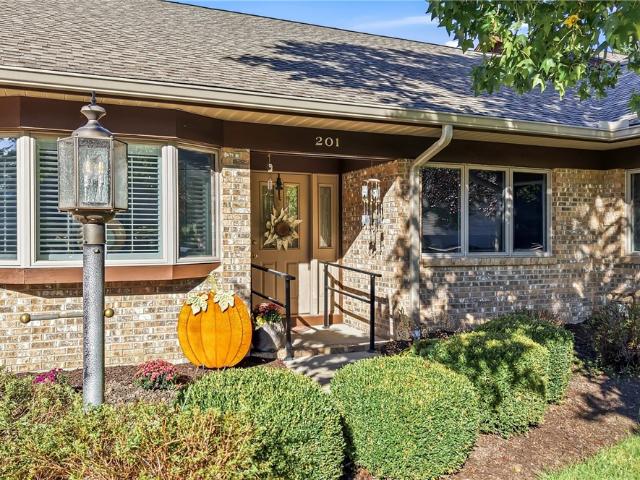201 Oakview Dr