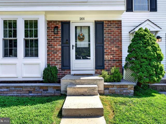 201 Lodgecliff Court