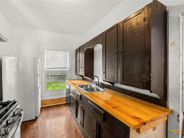 201 N 10th St, Buckholts, TX 76518 | MLS #606463