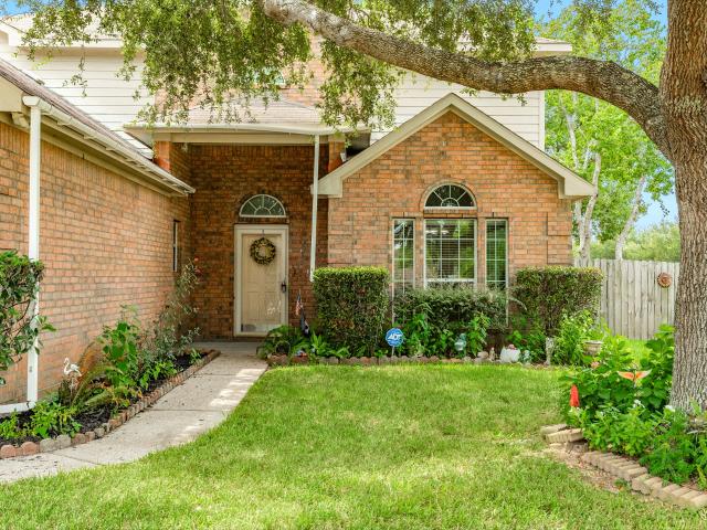 201 N Golden Oak Drive