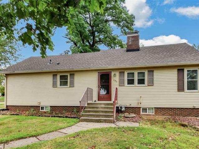 201 S 2nd St, Cornell, WI 54732