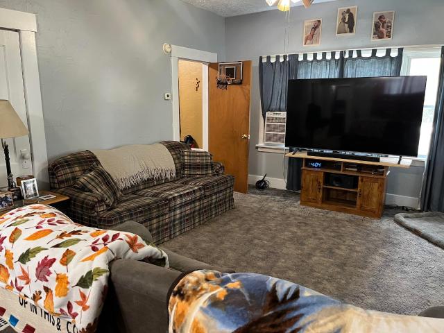 201 S Fosler Avenue