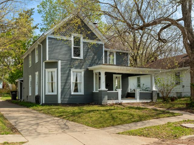 201 S Maple Street