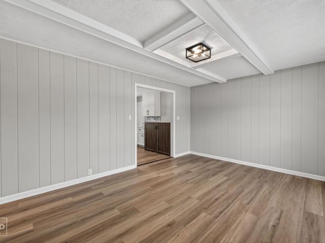 201 Pell Avenue