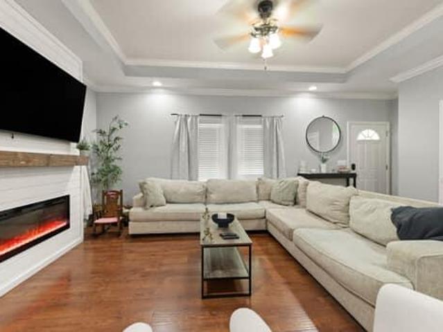 201 Pinecrest Court