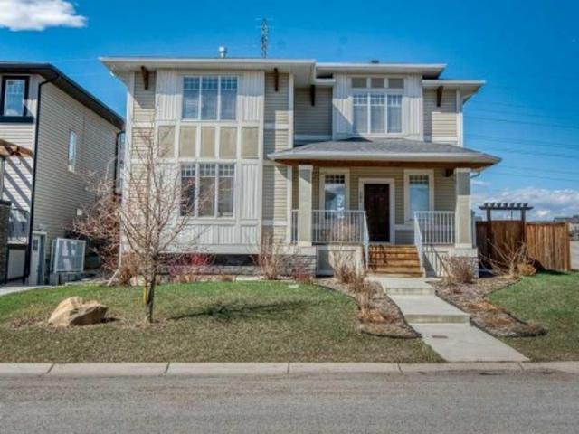 201 Rainbow Falls Glen, Chestermere, AB, T1X 0S6 house for sale | Listing ID A2302 | Royal LePage