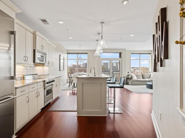 201 Riverplace Way # Unit 607