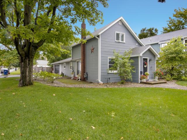 201 W Fifteenth Street # Lot: 15,17