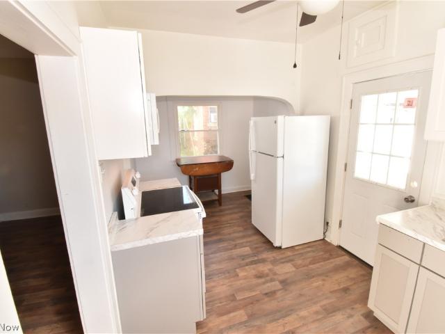 201 W Line Street