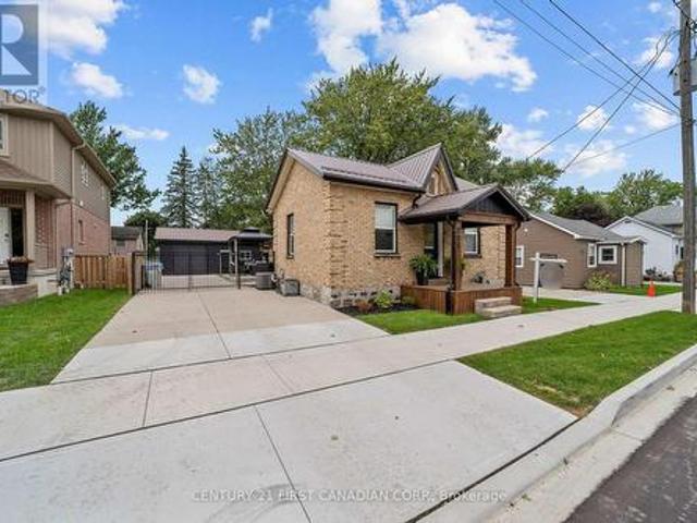 201 Water Street, Lucan Biddulph Lucan, ON, N0M 2J0 house for sale | Listing ID X13774 | Royal LePage
