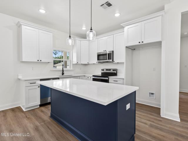 201 Tarpon Street