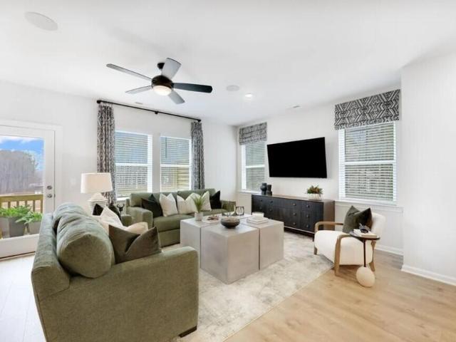 201 Villavista Trace 102