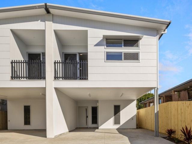 2025 Built Luxury Rooming House with High Income & High Yield