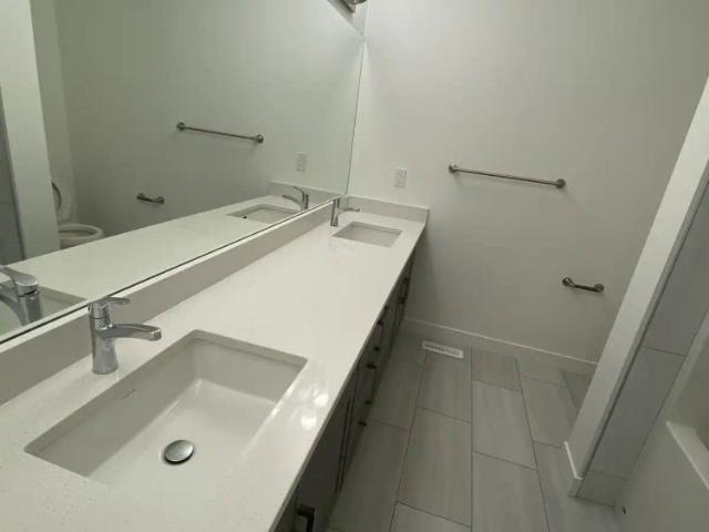 ✦ 2025 BUILT 3 BED + OFFICE | +FURNISHED DEN | CLEARWATER CHESTERMERE — 3 Bedrooms+ Den House