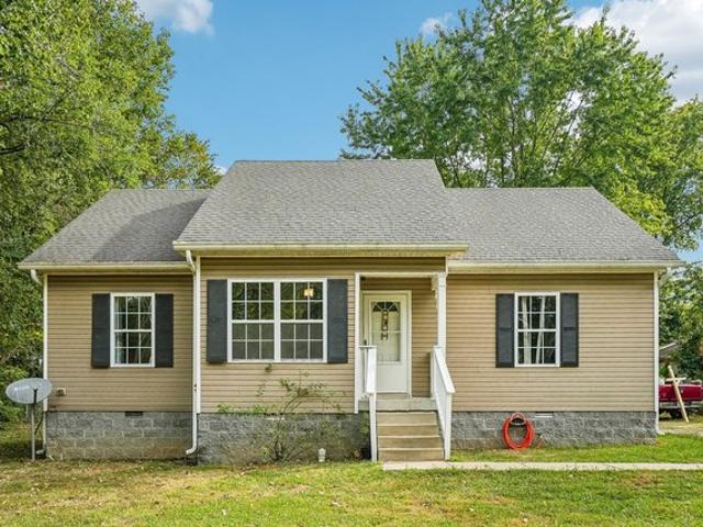 2027 Old Greenbrier Pike, Greenbrier, TN 37073