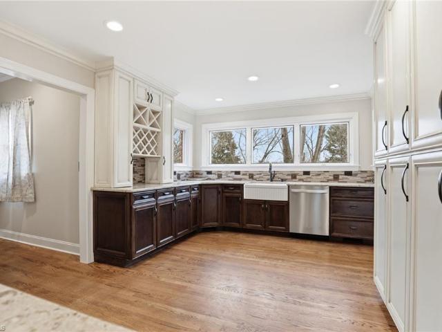 2027 Fairview Circle