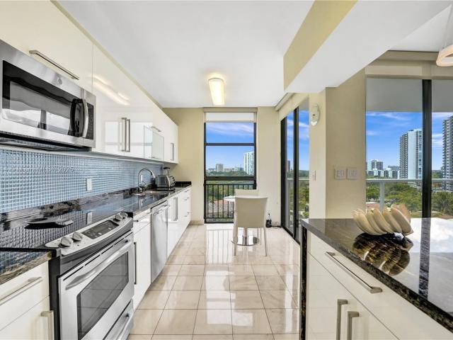 20281 E Country Club Dr Unit 607, Aventura, US, FL