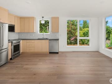 2028 NE 123rd St, Seattle, WA 98125 | MLS #2527