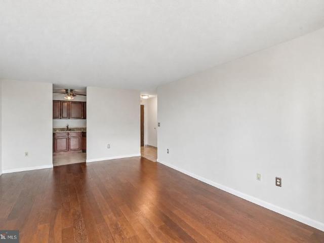 2018 32 Walnut Street # 16K