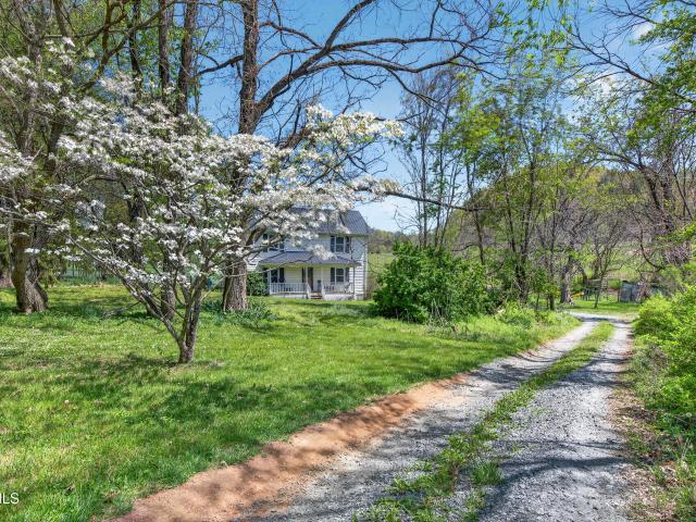 20217 Shadowood Circle