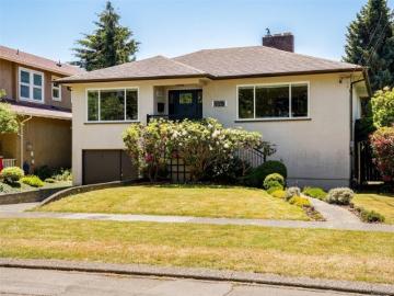 2021 Byron St, Oak Bay, BC, V8R 1L8 Luxury House for sale | Listing ID 1039 | Royal LePage Carriage Trade Luxury Properties