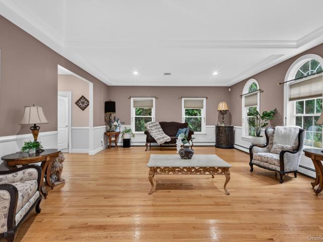 2021 Decatur Avenue