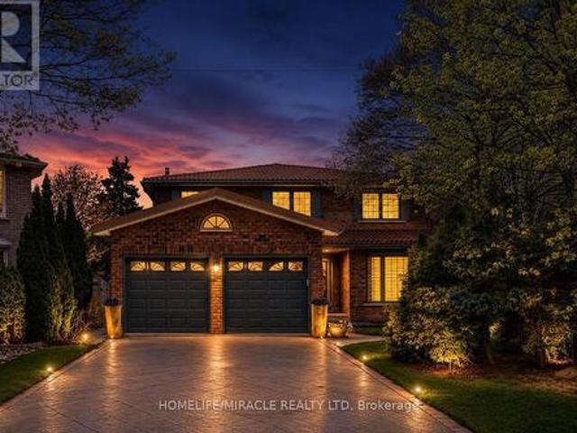 2023 Jacamar Court, Mississauga, ON, L5L 3P7 house for sale | Listing ID W13638 | Royal LePage