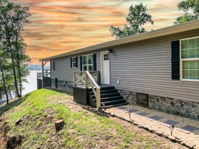 2023 Paradise Hills Rd