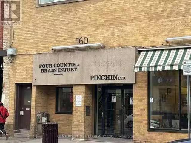 202 160 Charlotte Street, Peterborough Town Ward 3, ON, K9.