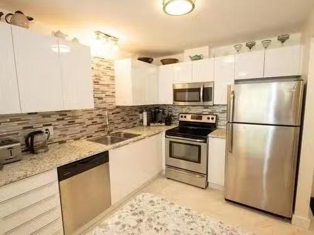 202 2551 Parkview Lane, Port Coquitlam, BC, V3C 6J8 Single F.