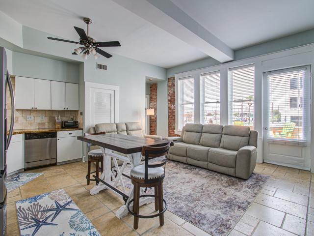 202 25th Street 202