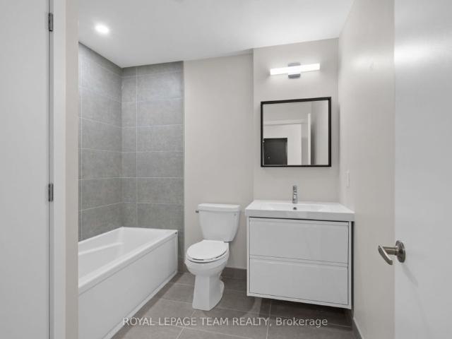 202 370 Athlone Avenue, Ottawa