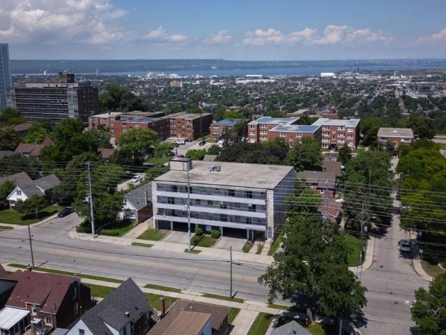 202 893 Concession Street, Hamilton
