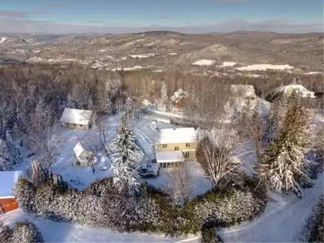 202 Ch. Des Chênes, Sainte Anne Des Lacs, QC, J0R 1B0 house.