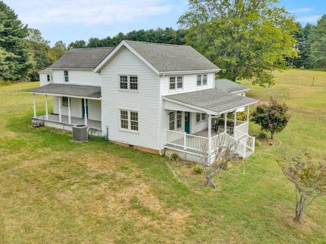 202 Chestnut Ln, Amherst, VA 24521