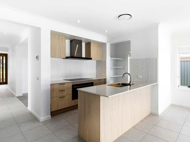 202 Christensen Street Nikenbah, QLD 4655